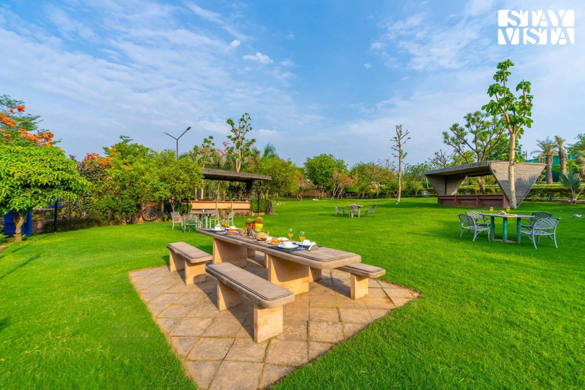 Stayvista At Maple Farms With Pool, Bbq & Bonfire Sohna Εξωτερικό φωτογραφία